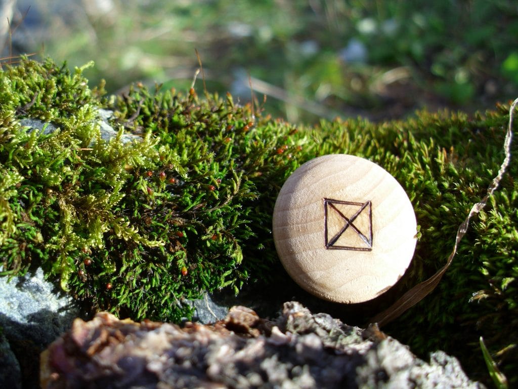 Pocket Rune for health - Wooden Rune Amulet