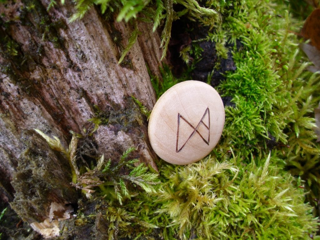 Pocket Rune for Clairvoyance - Wooden Rune Amulet