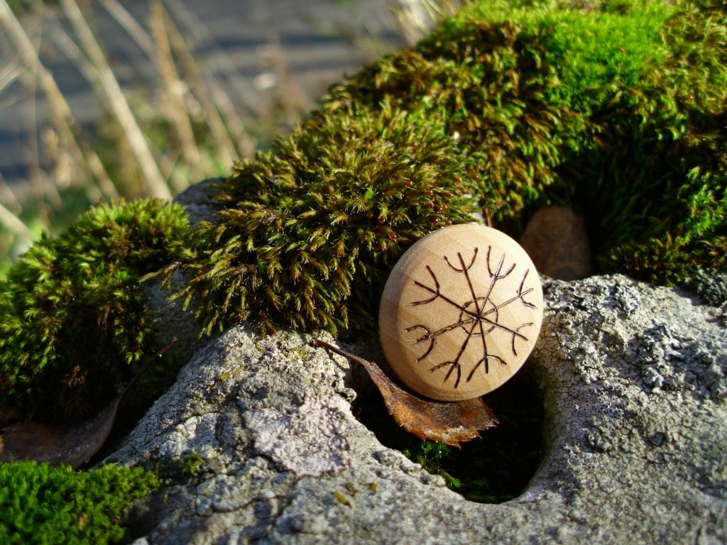 Pocket Rune to aid in making your dreams come true - Wooden Rune Amulet