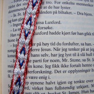 Arrows tablet-woven bookmark closeup